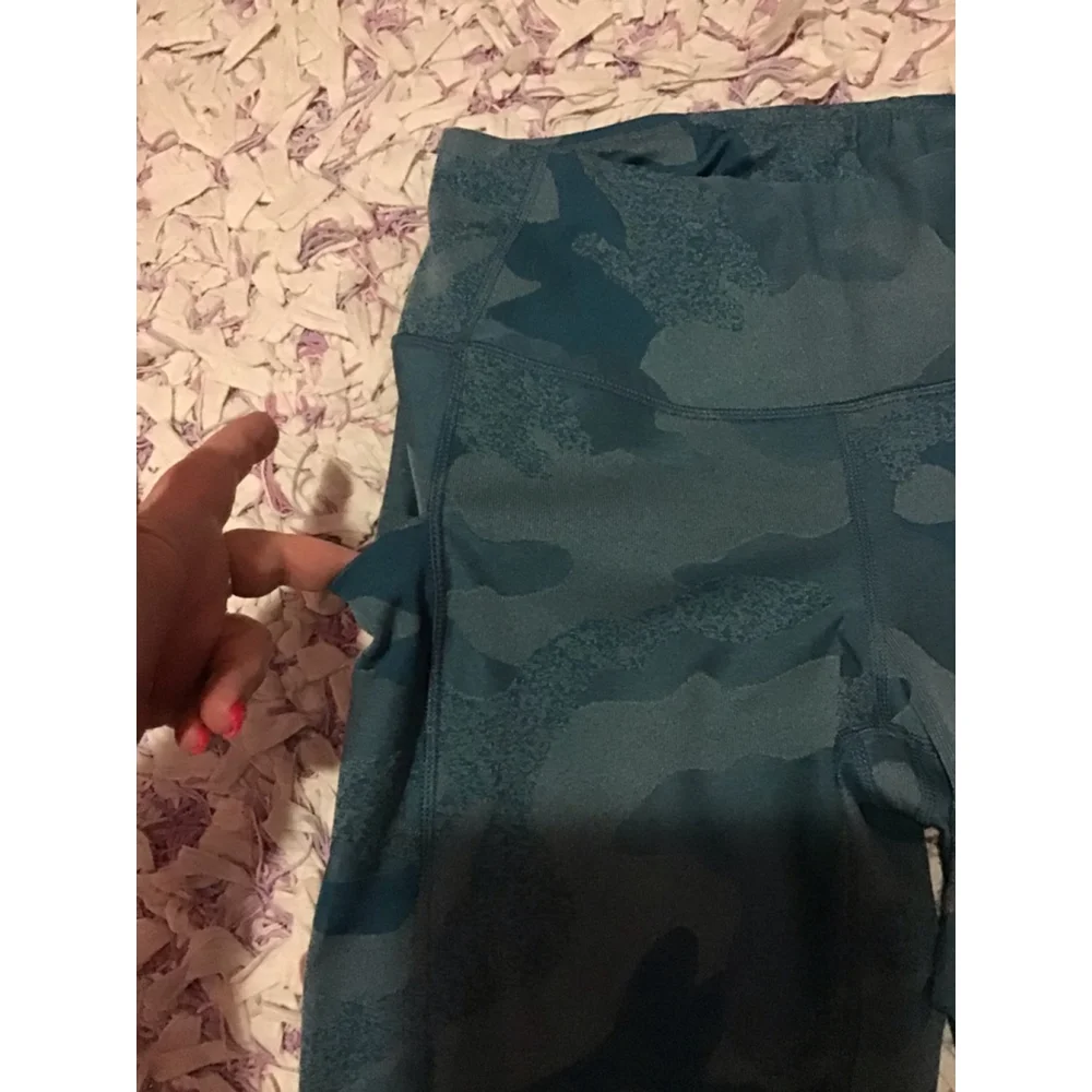 Women's The North Face Teal Camo Leggings XL Like NEW - Picture 4 of 12